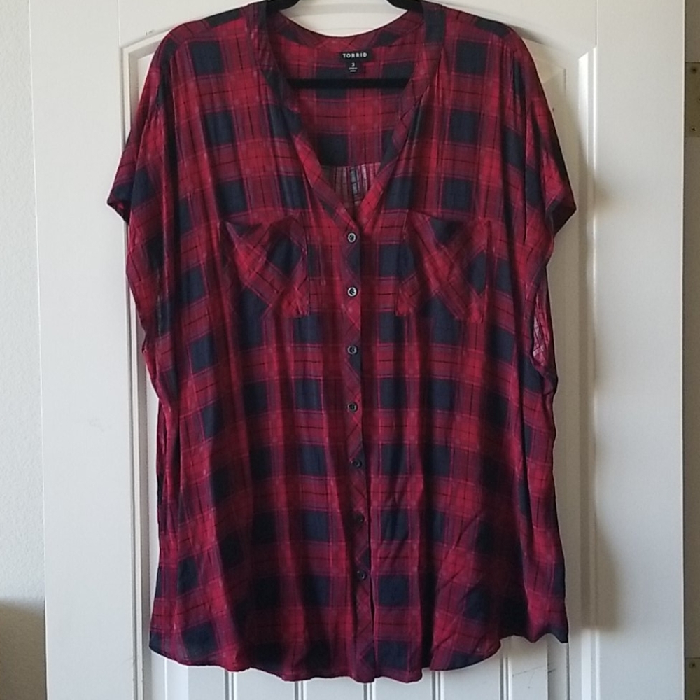 Torrid button down blouse